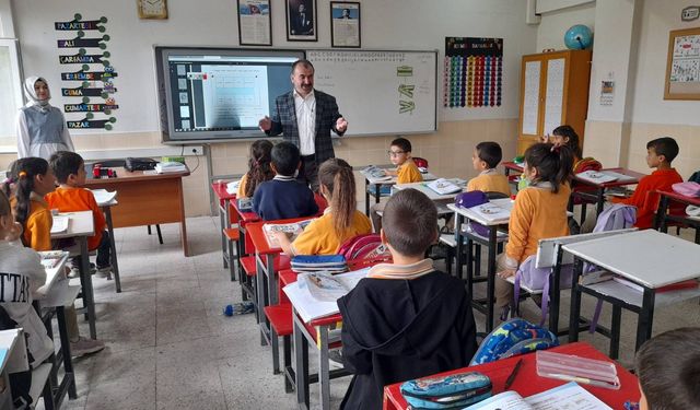 Boğazkale’de akademisyenlerden  öğrencilere ilham veren buluşma