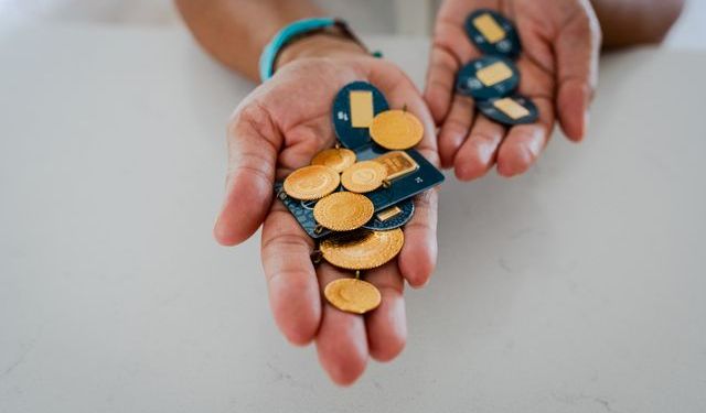 Yatırımcılar dikkat! Altında rekor yükseliş sürüyor… 6 Eylül 2025 çeyrek ve gram altın ne kadar?