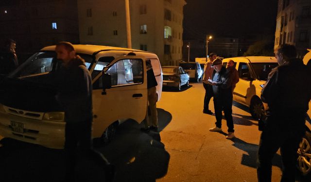 Çorum'da uygulama yapan polise çarpıp kaçtılar