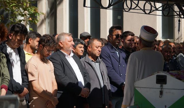 Görevi başında vefat eden  hemşire toprağa verildi