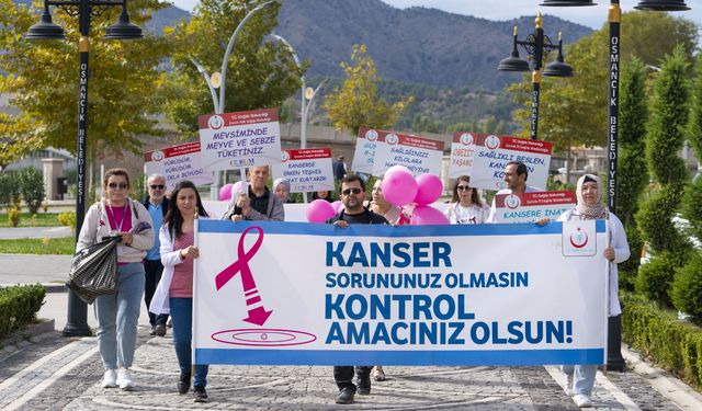 Osmancık'ta meme kanseri  farkındalık yürüyüşü