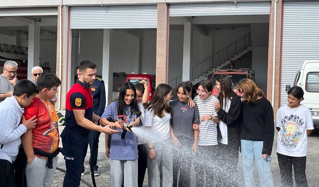 Osmancık'ta öğrenciler  itfaiyecilik mesleğini deneyimledi
