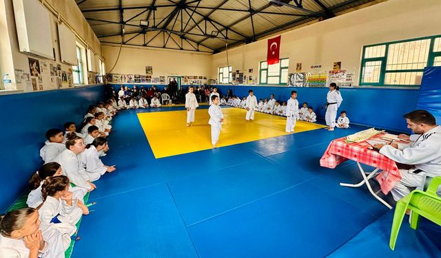 Judocular kuşak sınavında ter döktü