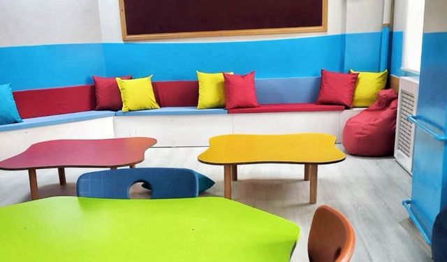 Sungurlu’da iki okula kadın  hekimlerden eğitim desteği