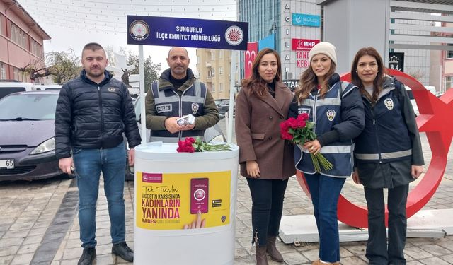 Sungurlu polisi kadınlara ‘KADES'i anlattı