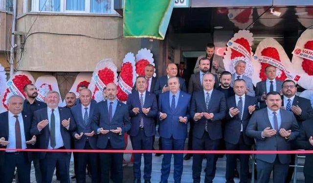 MHP Sungurlu İlçe binası ve  Ülkü Ocakları yeni yerinde