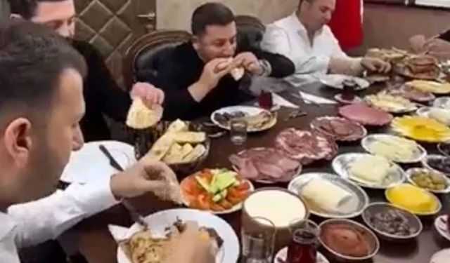 Belediye başkanının kahvaltı sofrası ortalığı karıştırdı