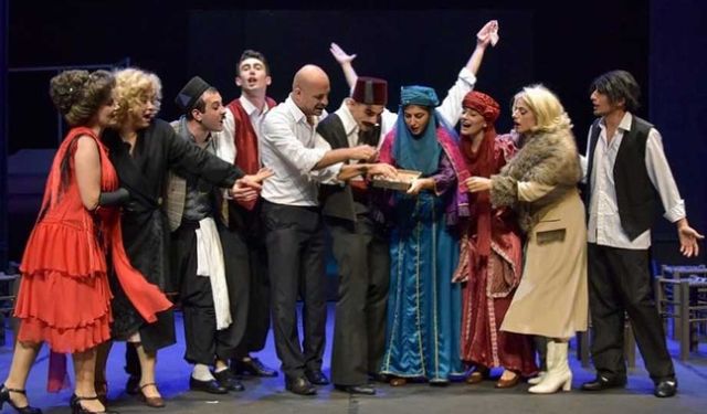 Devlet Tiyatrosu’nda bu hafta renkli bir oyun:  “İstanbul’un Son Beyzadeleri”