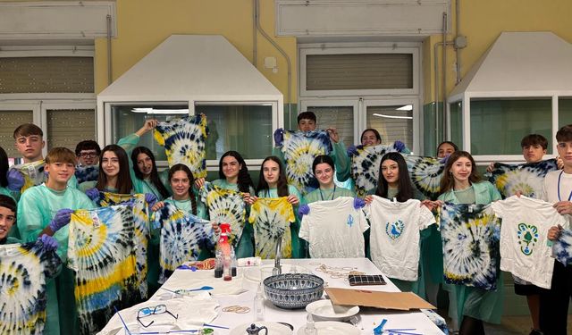 Mehmetçik Anadolu Lisesi İspanya’da ilgi odağı oldu