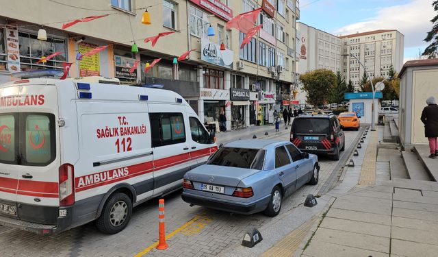Kadeş Meydanı'nda bıçaklı kavga