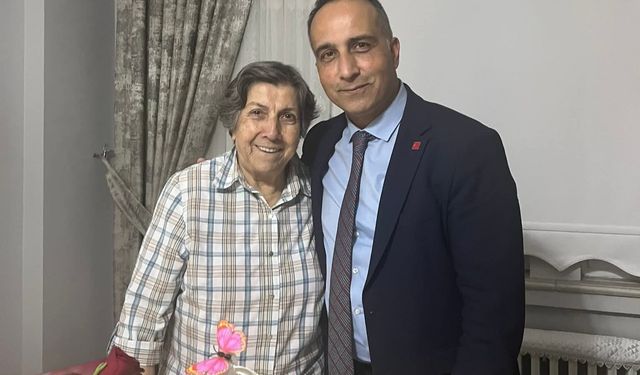 Hayatına büyük dokunuş yapan öğretmenleri unutmadılar