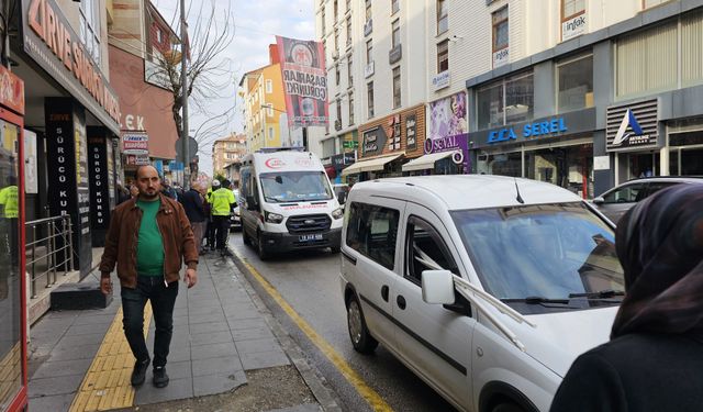 Araç camından dışarı taşan borular çocuğa çarptı