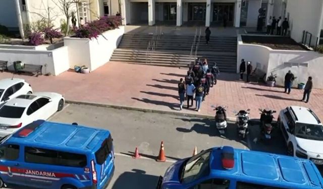 Bakan Yerlikaya: "Devam eden operasyonlarımızda  156 göçmen kaçakçılığı organizatörünü yakaladık"