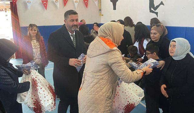 Nuh Aluç’tan özel  öğrencilere hediye