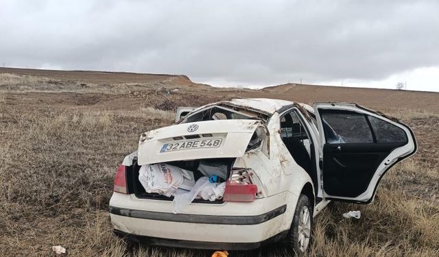 Çorum’da otomobil şarampole yuvarlandı: 2 yaralı