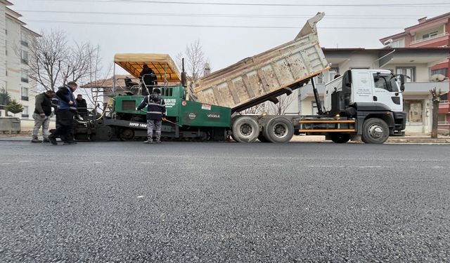 Osmancık'ta 2 haftada 14 bin  350 ton sıcak asfalt serildi