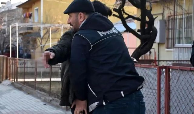 Aranan 10 şüpheli yakalanarak tutuklandı