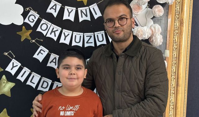 Çorum'da 8 yaşındaki otizmli  Mehmet Emin yabancı dil  becerisiyle dikkati çekiyor