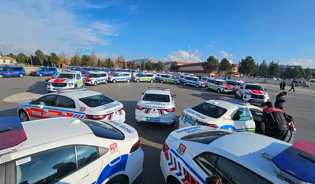 Çorum’da Jandarma ve Emniyet'e 123 araç teslim edildi