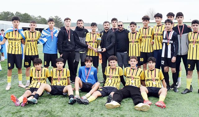 U16'da Vefaspor namağlup şampiyon