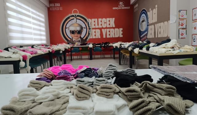 Laçin Gençlik Merkezi'nden  Doğu Türkistanlı yetim  çocuklara kışlık yardımı