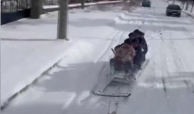 Çorumlu gençler kendi yaptıkları kızakla karın tadını böyle çıkardı