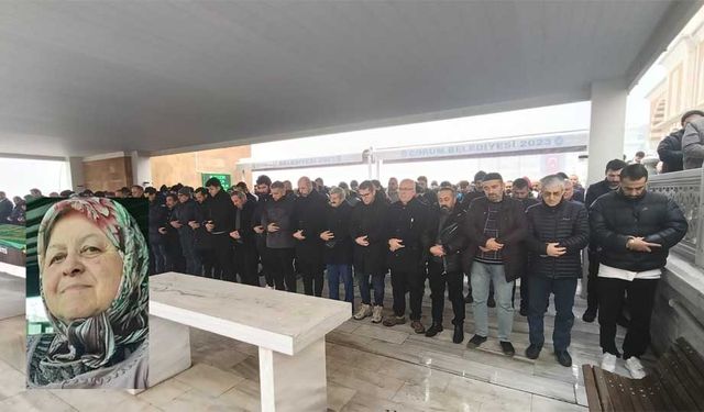 Ülker Demirci toprağa verildi