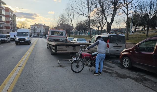 Çorum’da motosikletin yayaya çarptığı kazada 2 kişi yaralandı