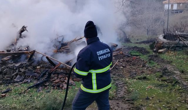 Osmancık’ta kerpiç  ev yangını korkuttu