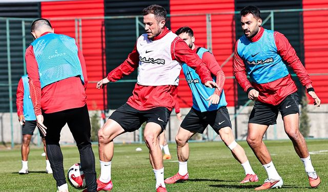 Taktik çalıştılar