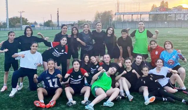 Buharaspor’un genç kızları ilk maçına çıkıyor