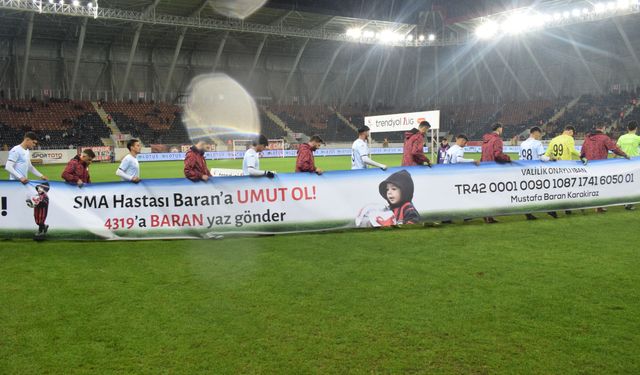 Baran bebek için destek pankartı