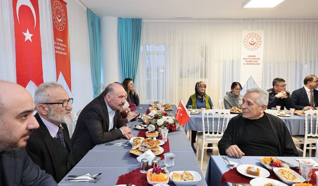 Vali Çalgan, Huzurevi  sakinleriyle iftar yaptı