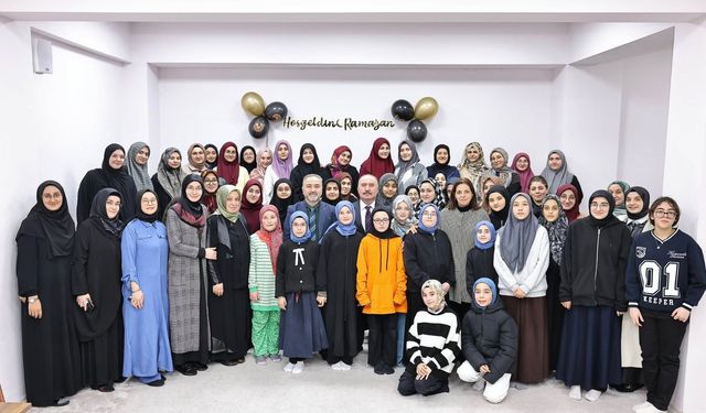 Vali Çalgan, hafız adaylarıyla  iftar sofrasında buluştu