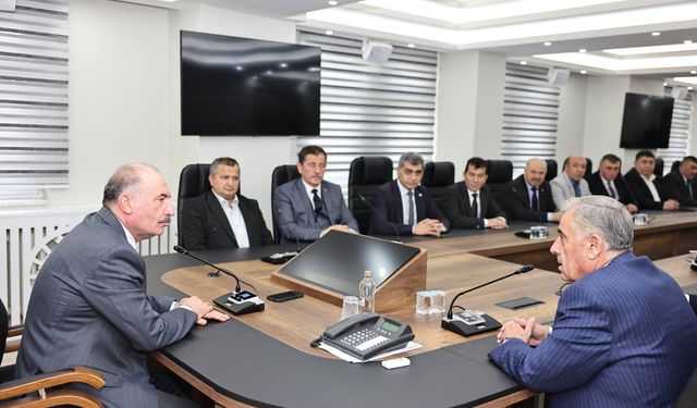 Vali Çalgan esnaf  odalarını ağırladı