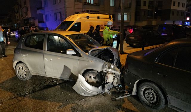 Çorum’da otomobil ile hafif ticari araç çarpıştı: 2 yaralı