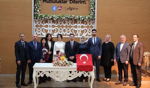 Ortaköy Kaymakamı Şapaloğlu, Betül Beyza Çolak’la evlendi