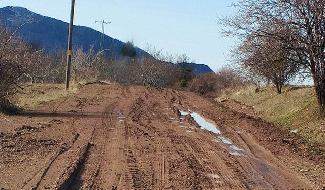 Çorum'da köylülerin yol çilesi bitmiyor