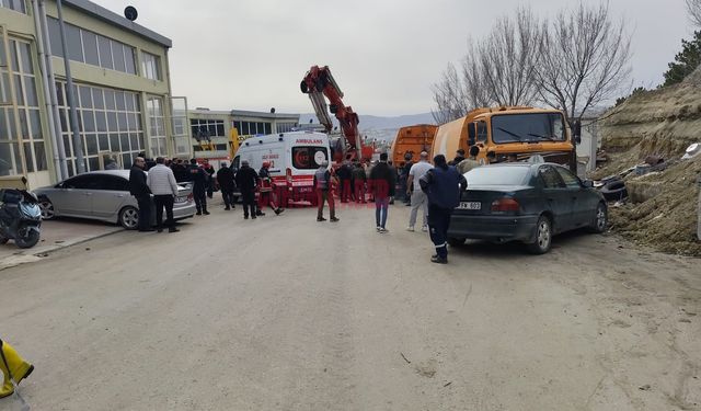 Çorum'da iş kazası: Kamyon kasasının altında kalan işçi ağır yaralandı