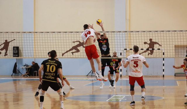 Efeler seriye bağladı: 3-0