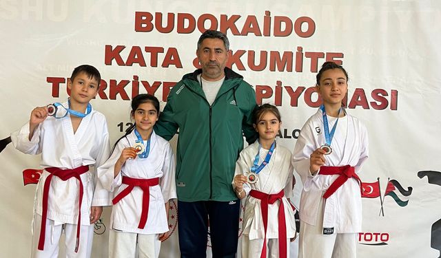 Elif Naz Kara Türkiye 1.’si