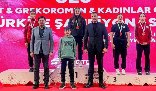 Özdenur Özmez 10 günde 2. kez Türkiye şampiyonu