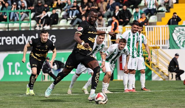 Mame Tiam penaltıdan  dördüncü golünü attı