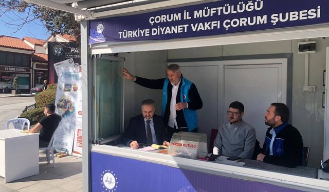 Müftü Yıldırım’dan  bağış standına ziyaret