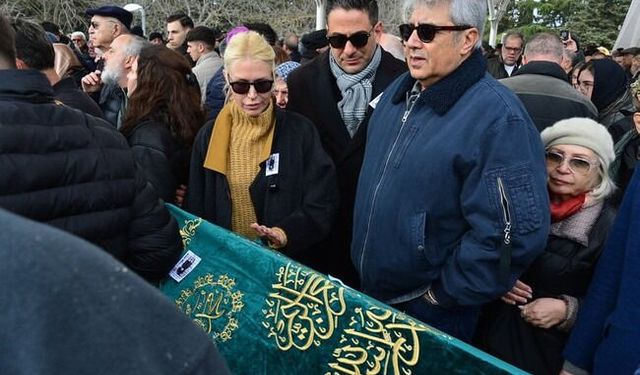 Alinur Velidedeoğlu son  yolculuğuna uğurlandı