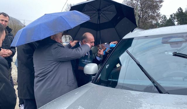 Vali Çalgan, Çorum-Samsun kara yolunda vatandaşların bayramını kutladı