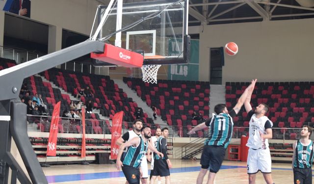 Çorum’un dev adamları zirveye kondu: 78-64