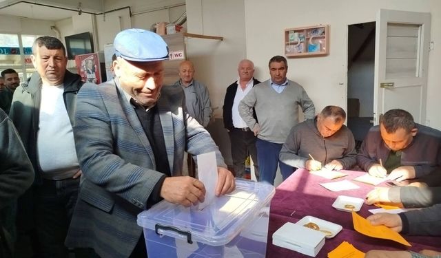 Kızılpınar Derneği’nde  Hasan Taş yeni başkan