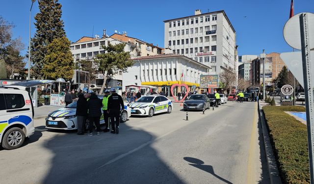30 dakikalık denetimde 14 sürücüye 38 bin 746 lira ceza kesildii