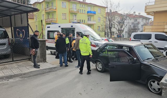 Çorum’da otomobil duvara çarptı: 1 yaralı